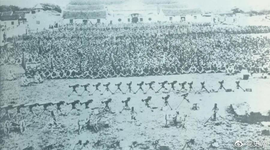 1932年4月20日，由紅一軍團和紅五軍團組成的東路軍攻占漳州，圖為攻占漳州后的部隊情形。.png